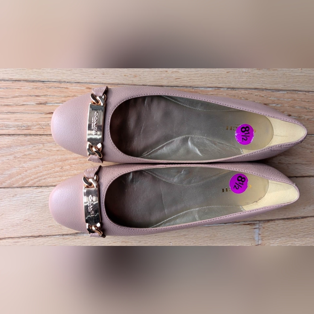 Coach Women's Blush Leather Flat with Gold Accents Size 8.5